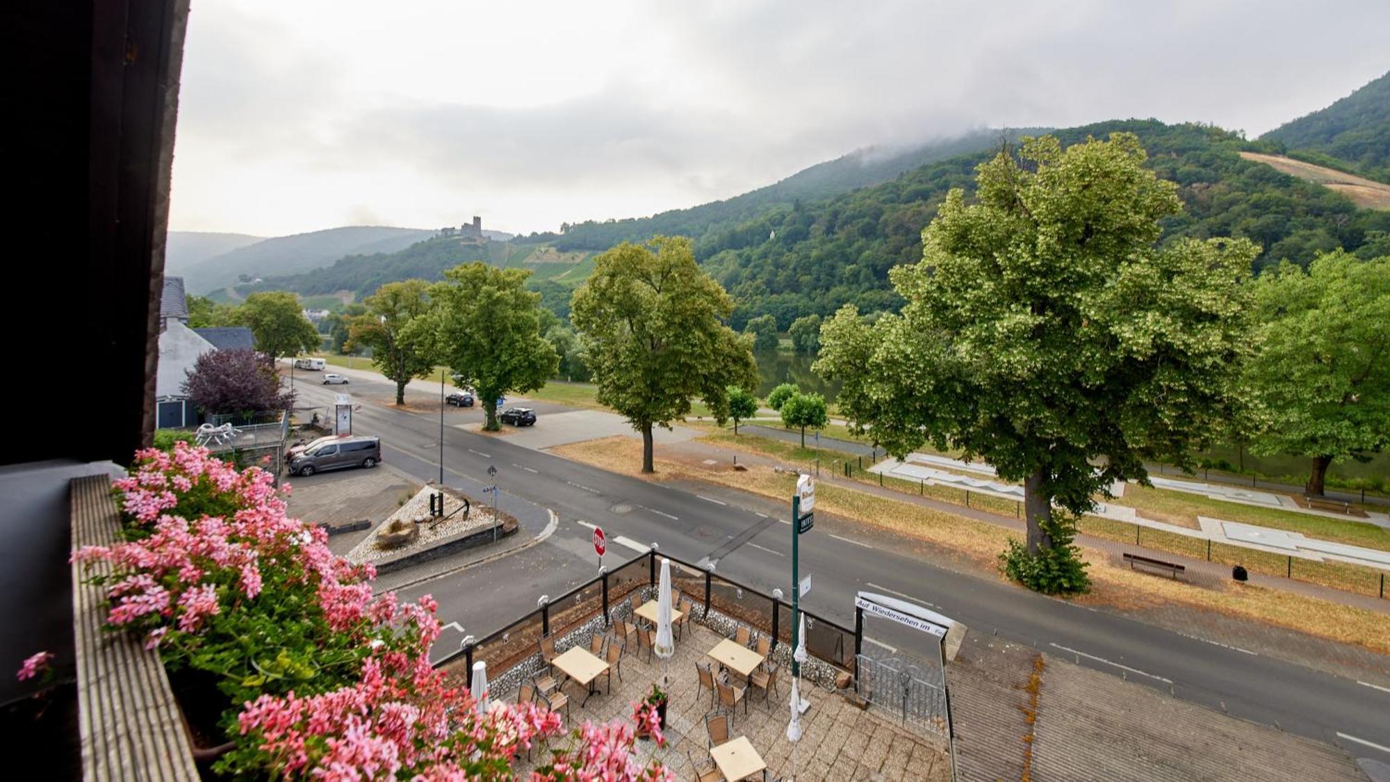 Cafe Rosi Otel Bernkastel-Kues Dış mekan fotoğraf